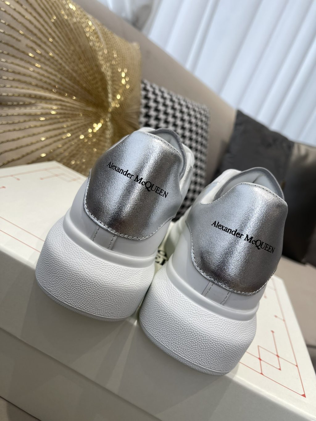 Alexander McQueen Sneaker - Image 4