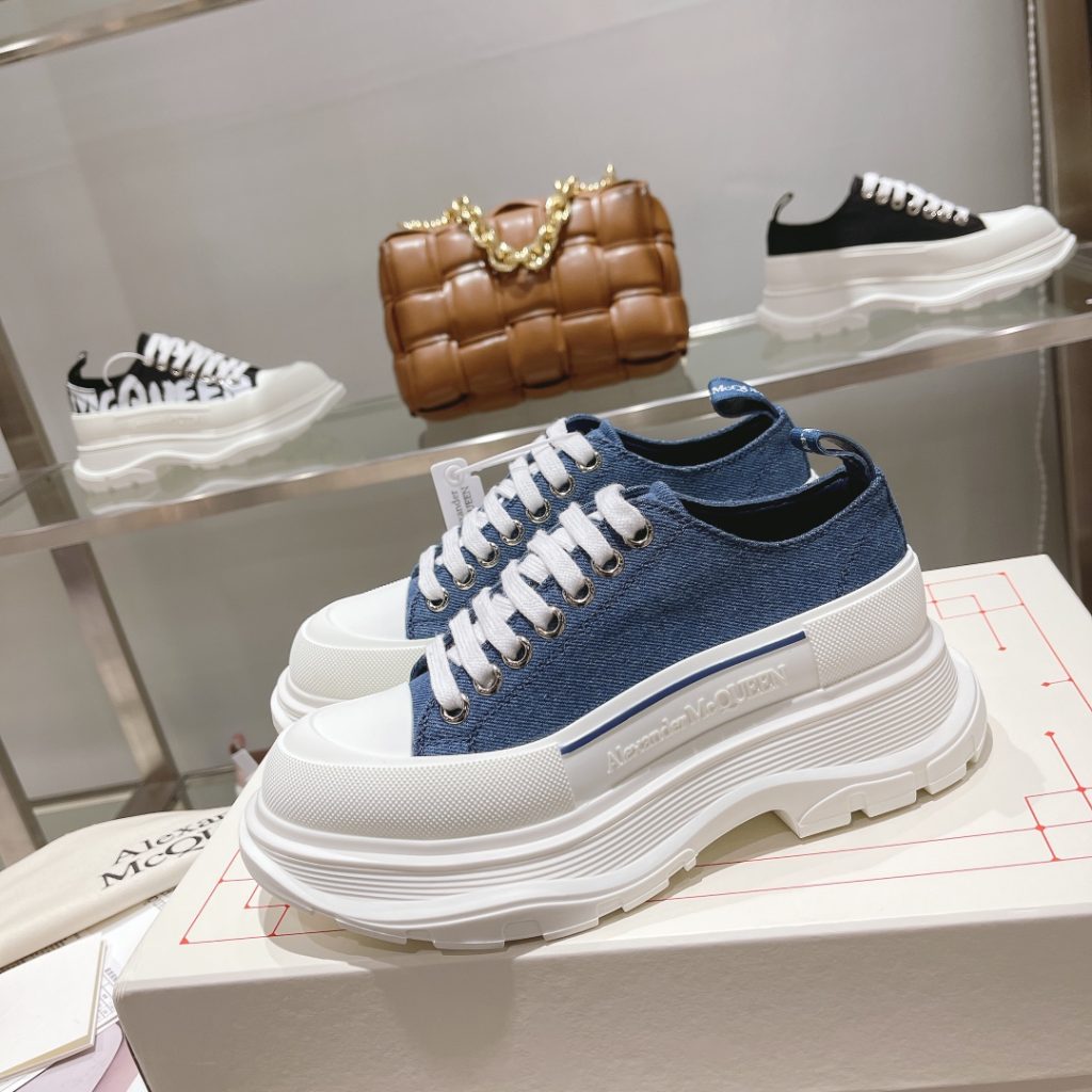 Alexander McQueen Sneaker - Image 2