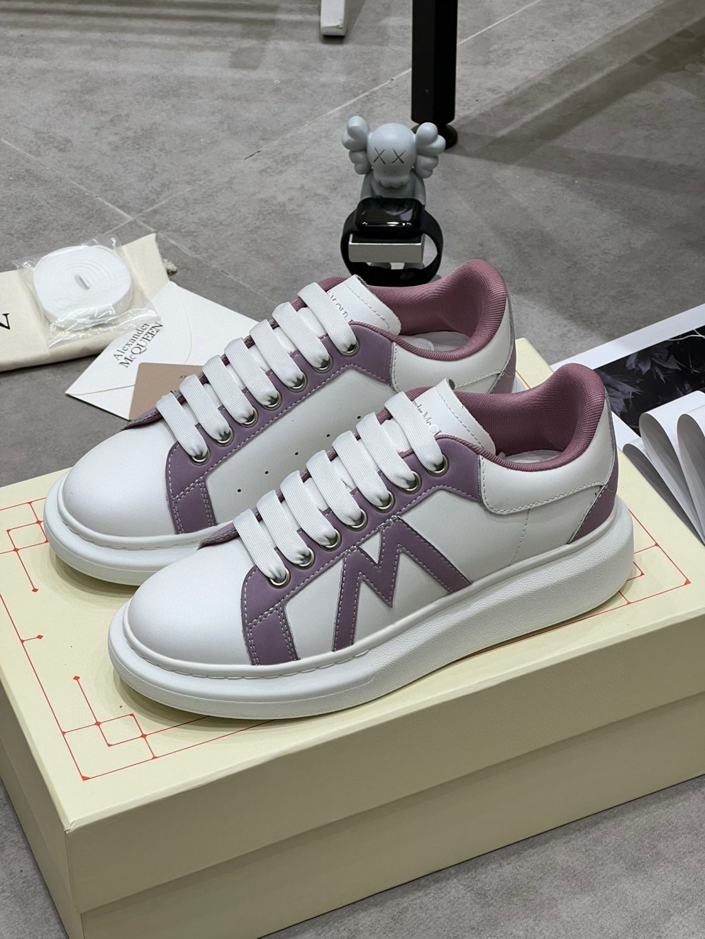 Alexander McQueen Sneaker - Image 2