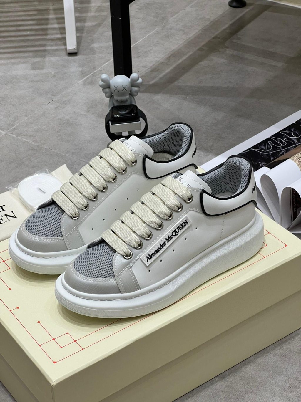 Alexander McQueen Sneaker - Image 2
