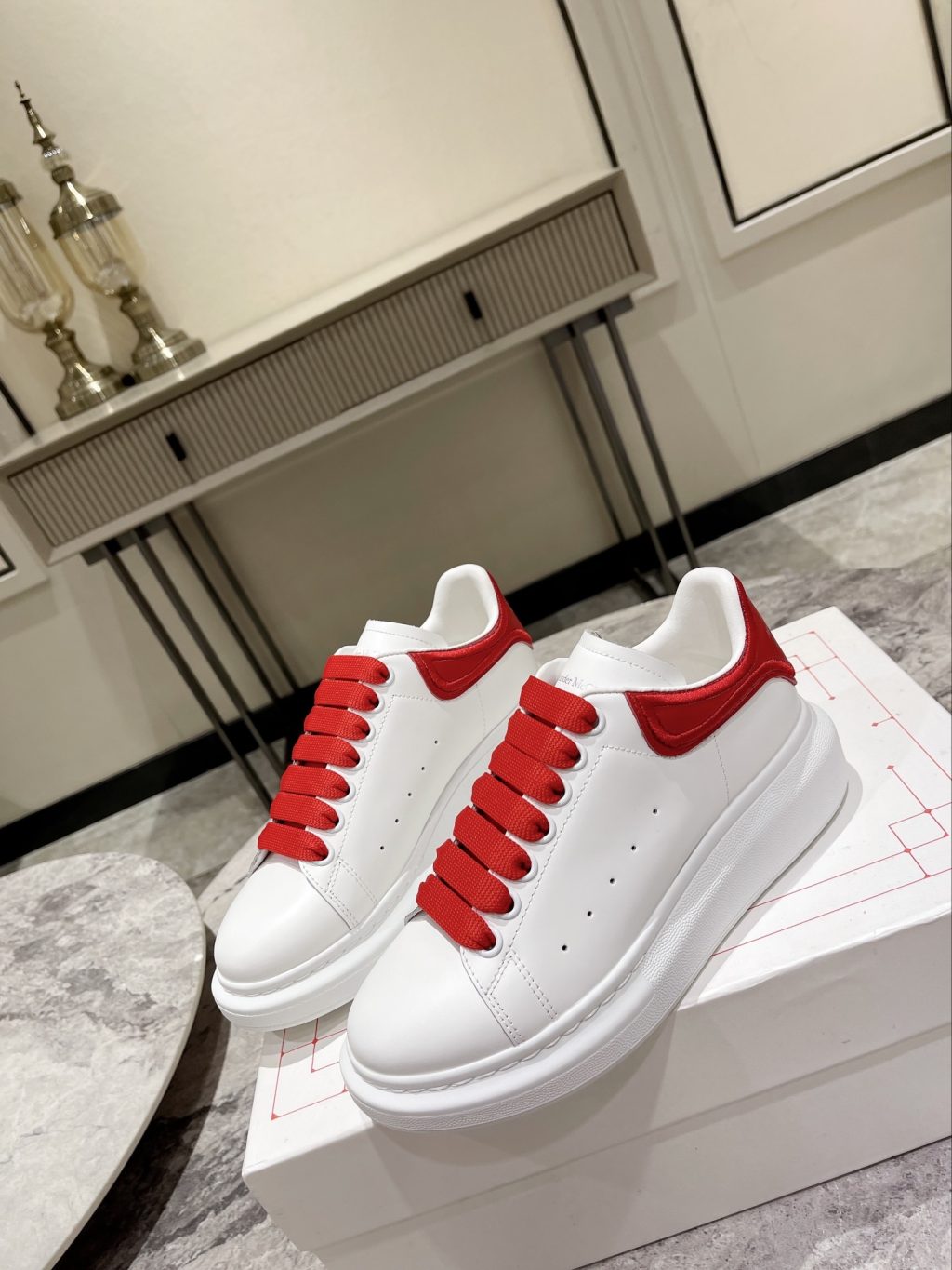 Alexander McQueen Sneaker - Image 2