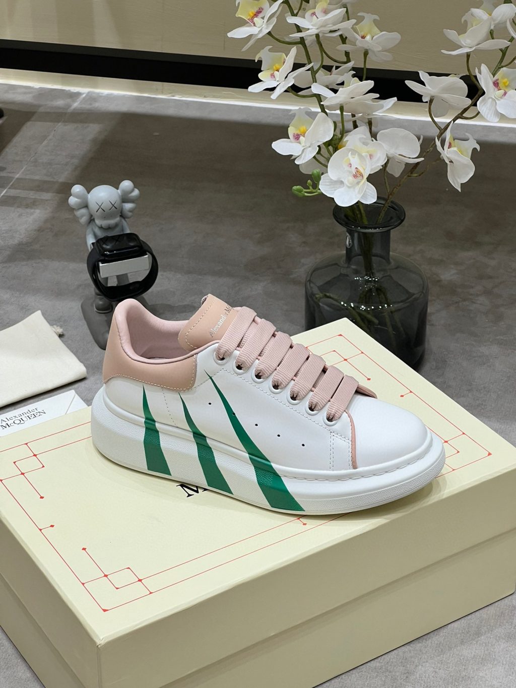 Alexander McQueen Sneaker - Image 4