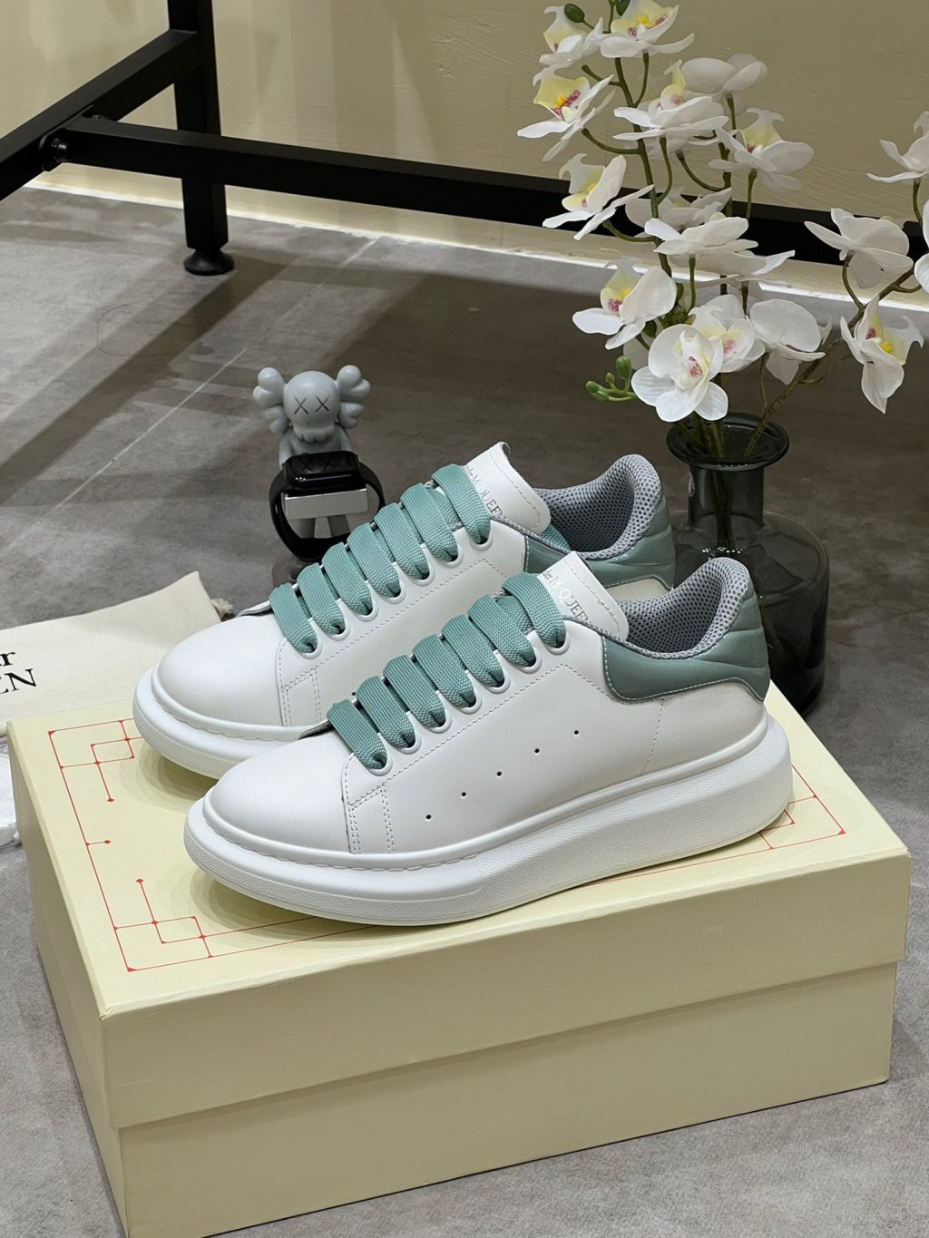 Alexander McQueen Sneaker - Image 2