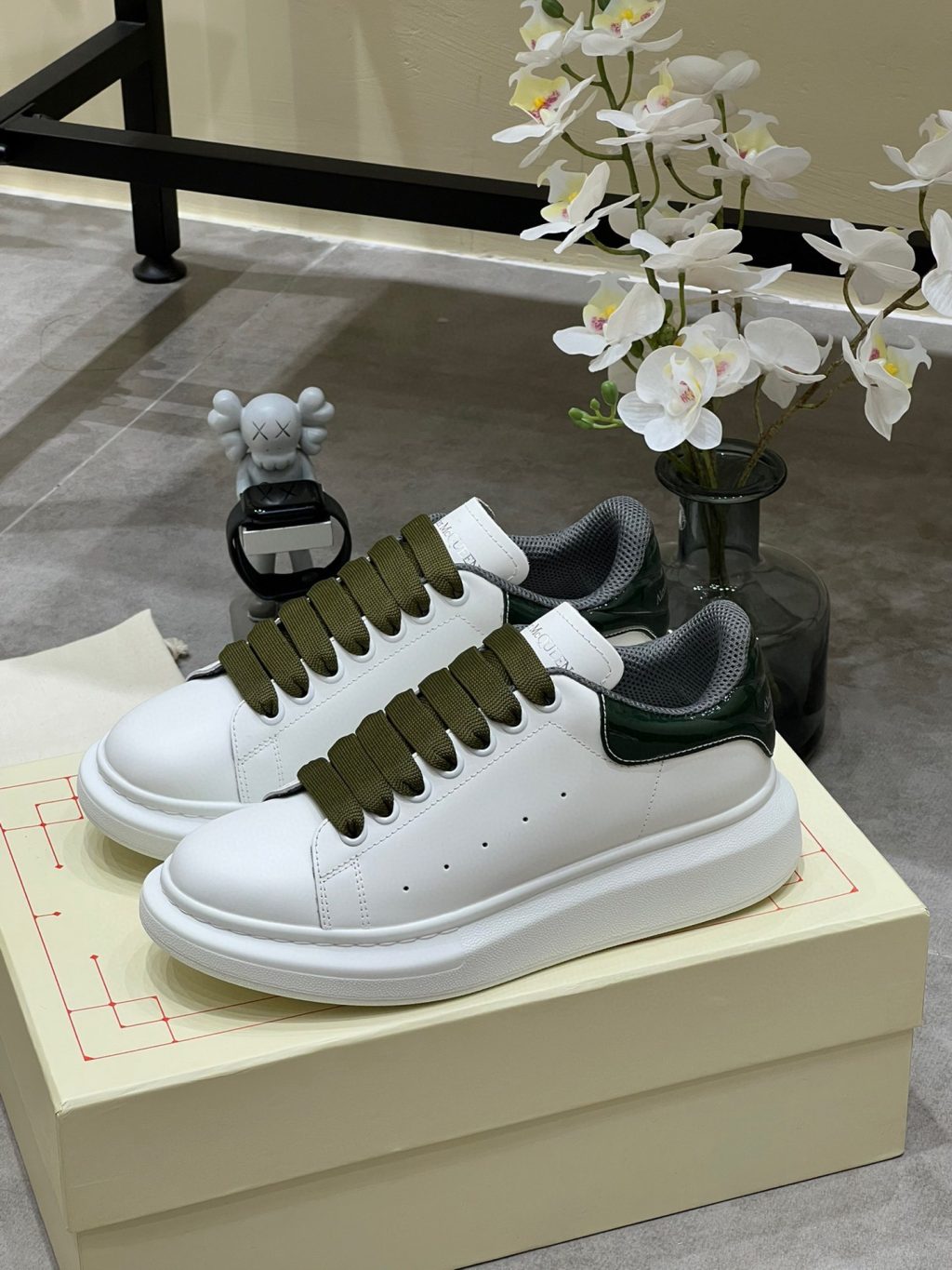 Alexander McQueen Sneaker - Image 2