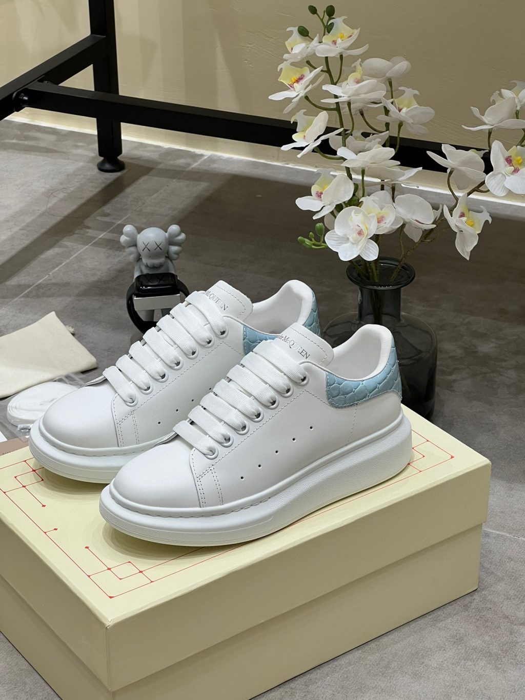Alexander McQueen Sneaker - Image 2
