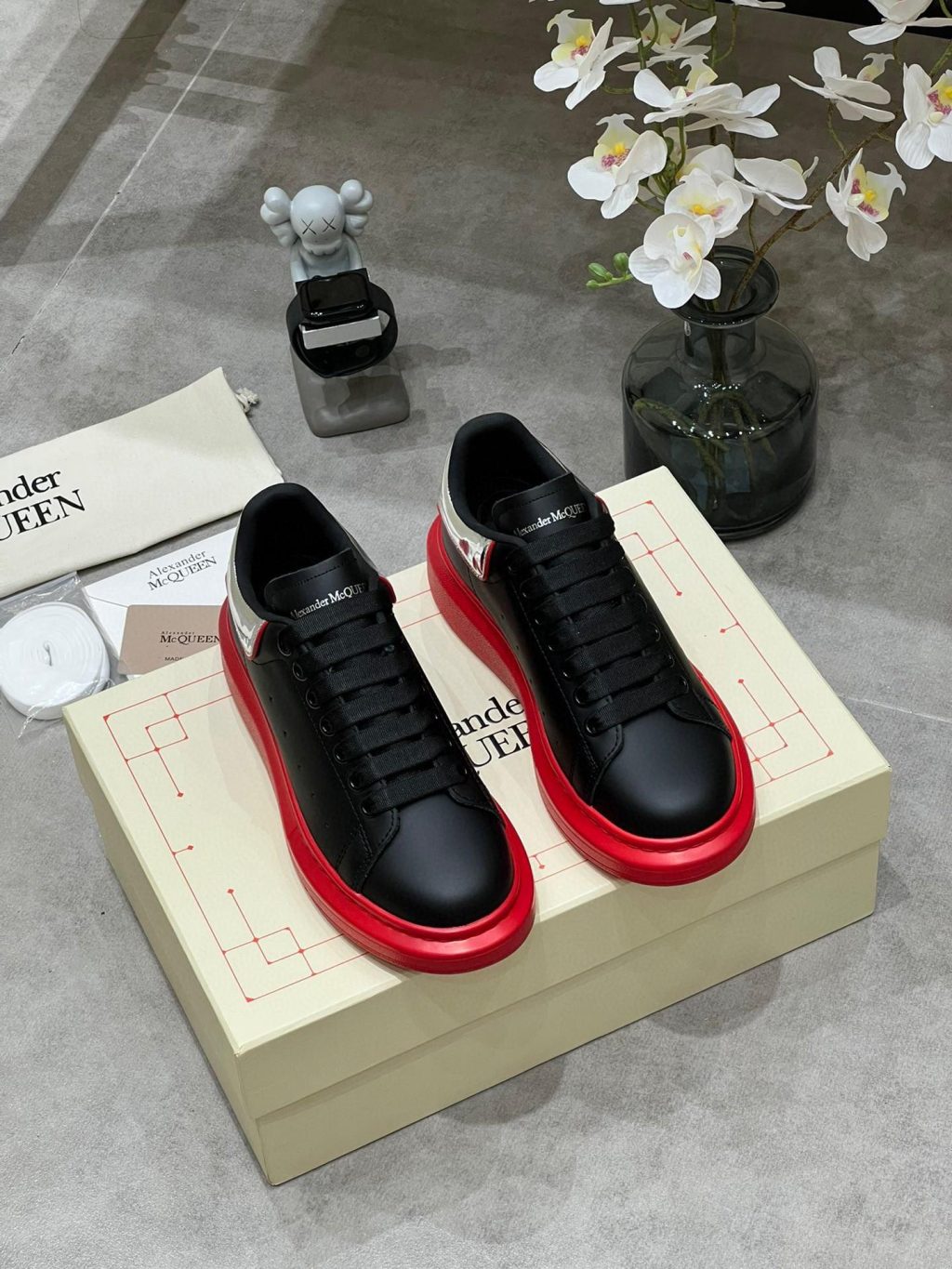 Alexander McQueen Sneaker - Image 3