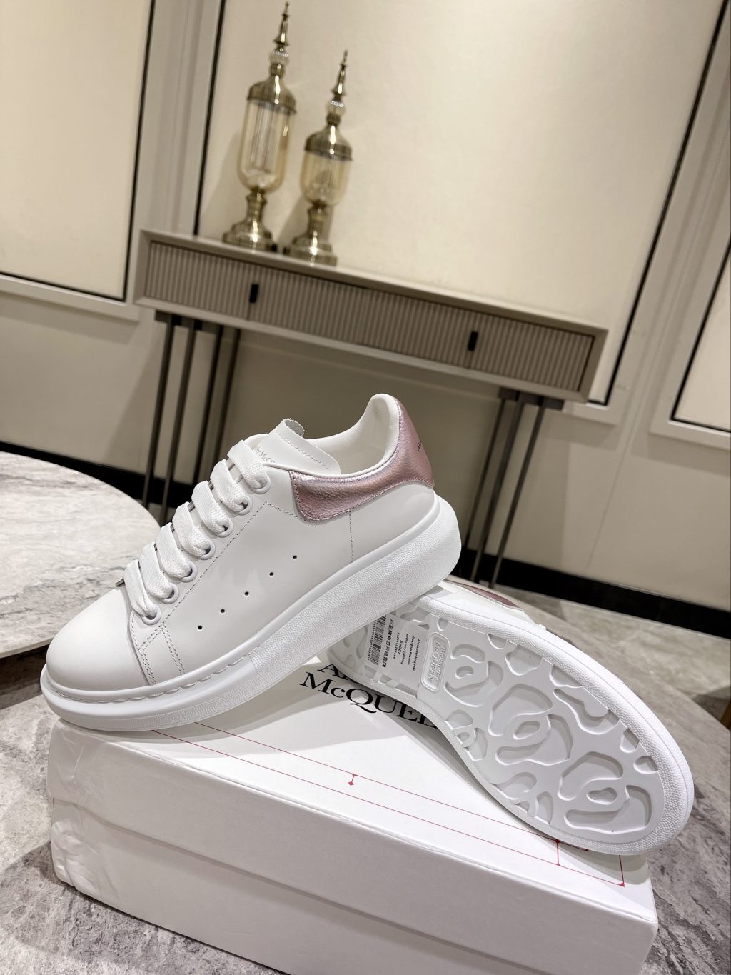 Alexander McQueen Sneaker - Image 2