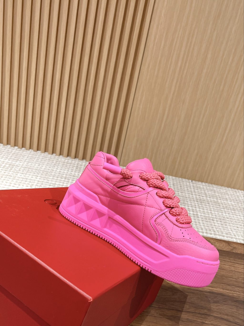 Valentino Garavani Sneaker - Image 4