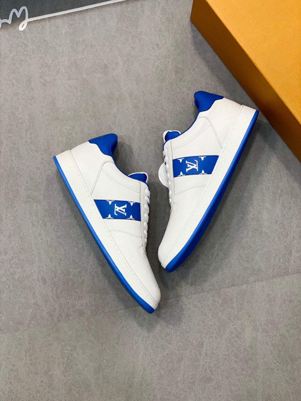 LOUIS VUITTON TRAINER SNEAKER - Image 3