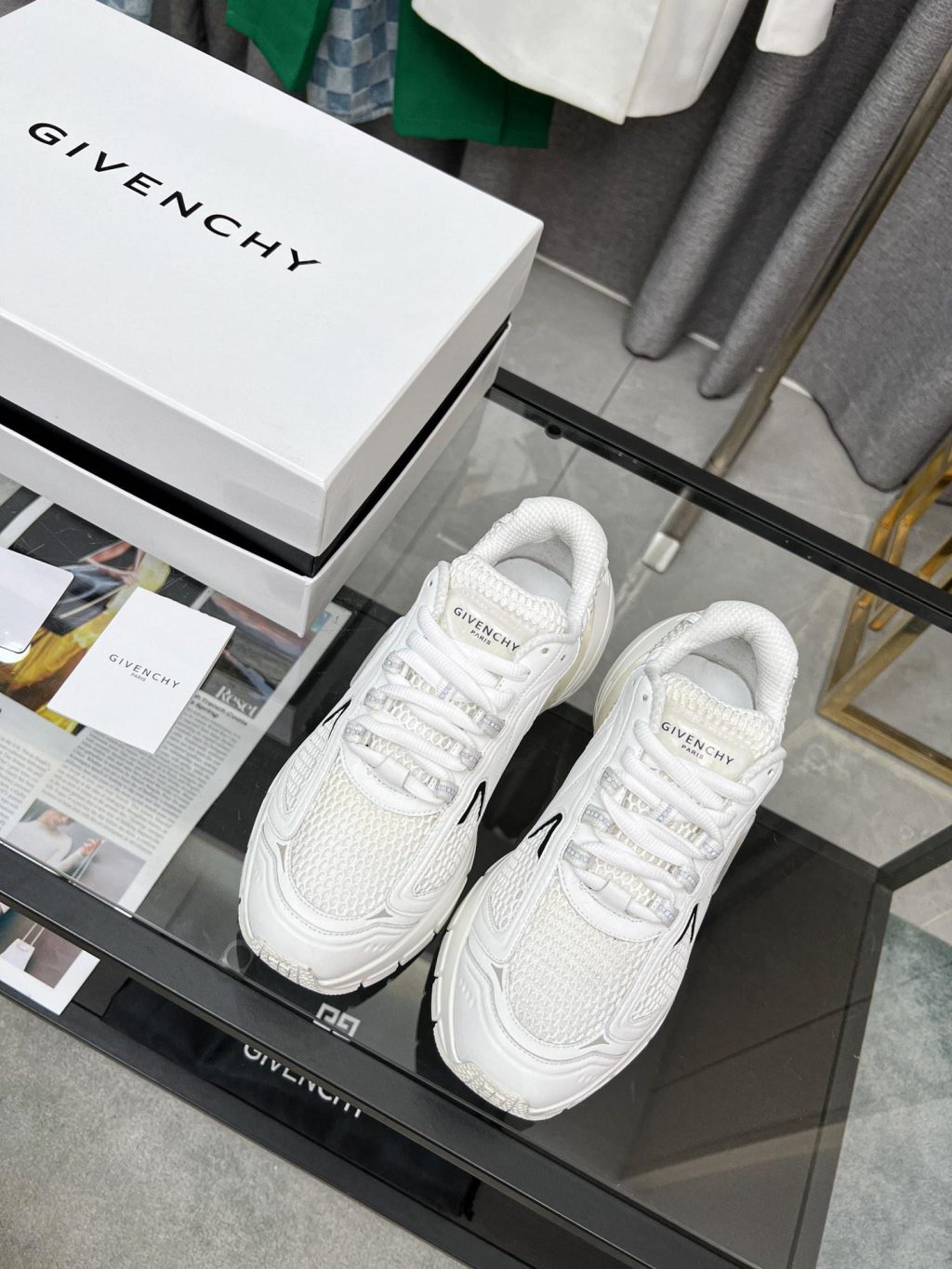 GIVENCHY Sneaker - Image 2
