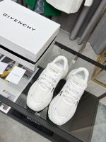 GIVENCHY Sneaker - Image 2