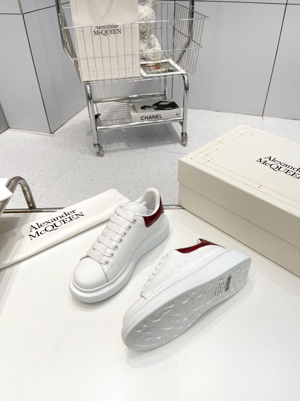 Alexander McQueen Sneaker - Image 3