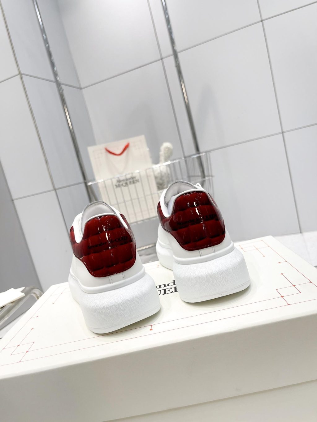 Alexander McQueen Sneaker - Image 4