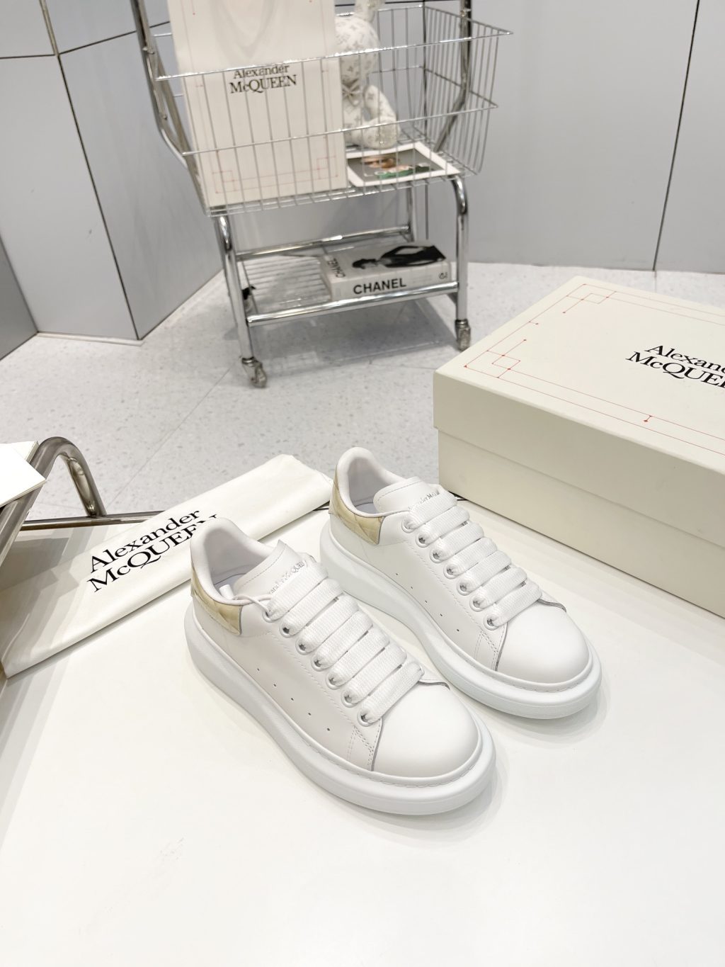 Alexander McQueen Sneaker - Image 3