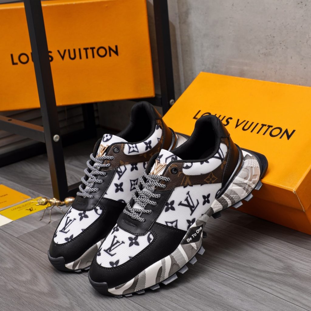LOUIS VUITTON TRAINER SNEAKER - Image 3