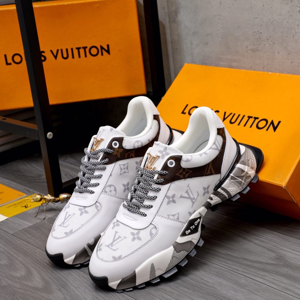LOUIS VUITTON TRAINER SNEAKER - Image 4