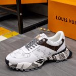 LOUIS VUITTON TRAINER SNEAKER - Image 3