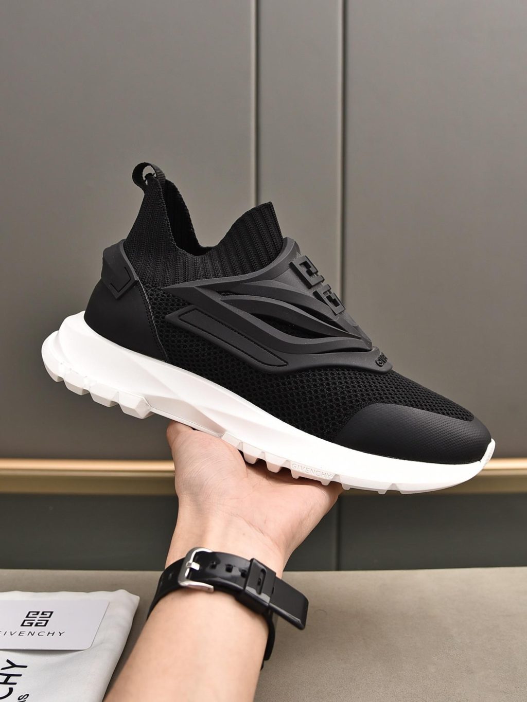 GIVENCHY Sneaker - Image 4