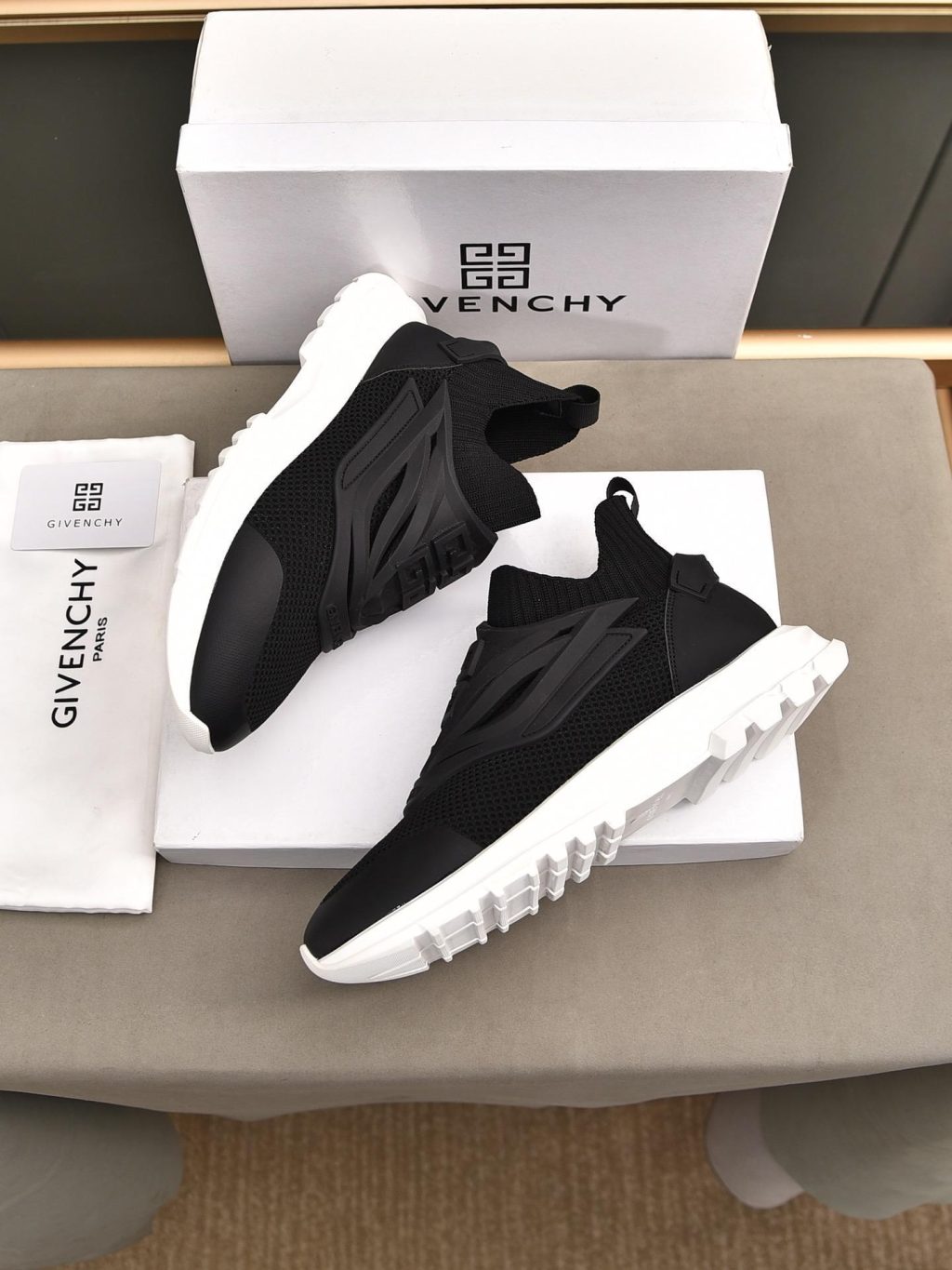 GIVENCHY Sneaker - Image 2