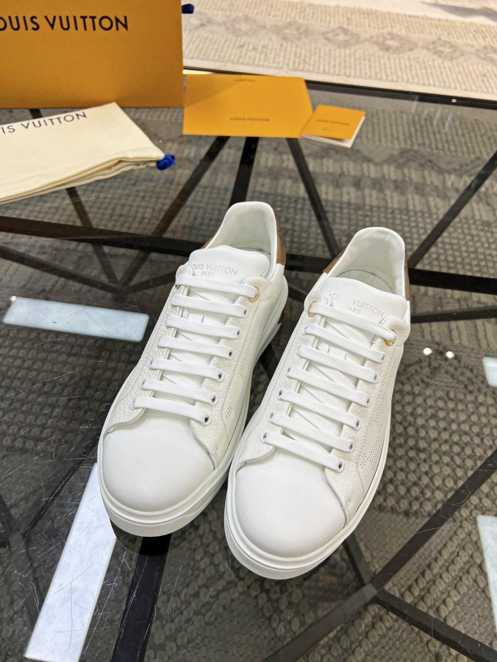 LOUIS VUITTON TRAINER SNEAKER - Image 2