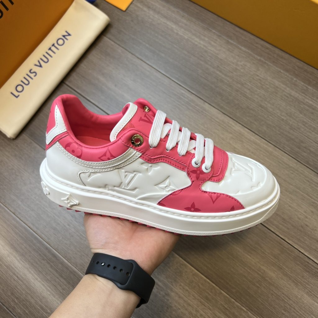 LOUIS VUITTON TRAINER SNEAKER - Image 3