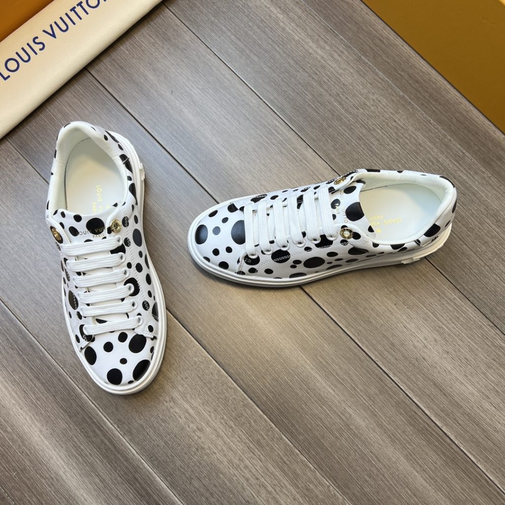LOUIS VUITTON TRAINER SNEAKER - Image 3