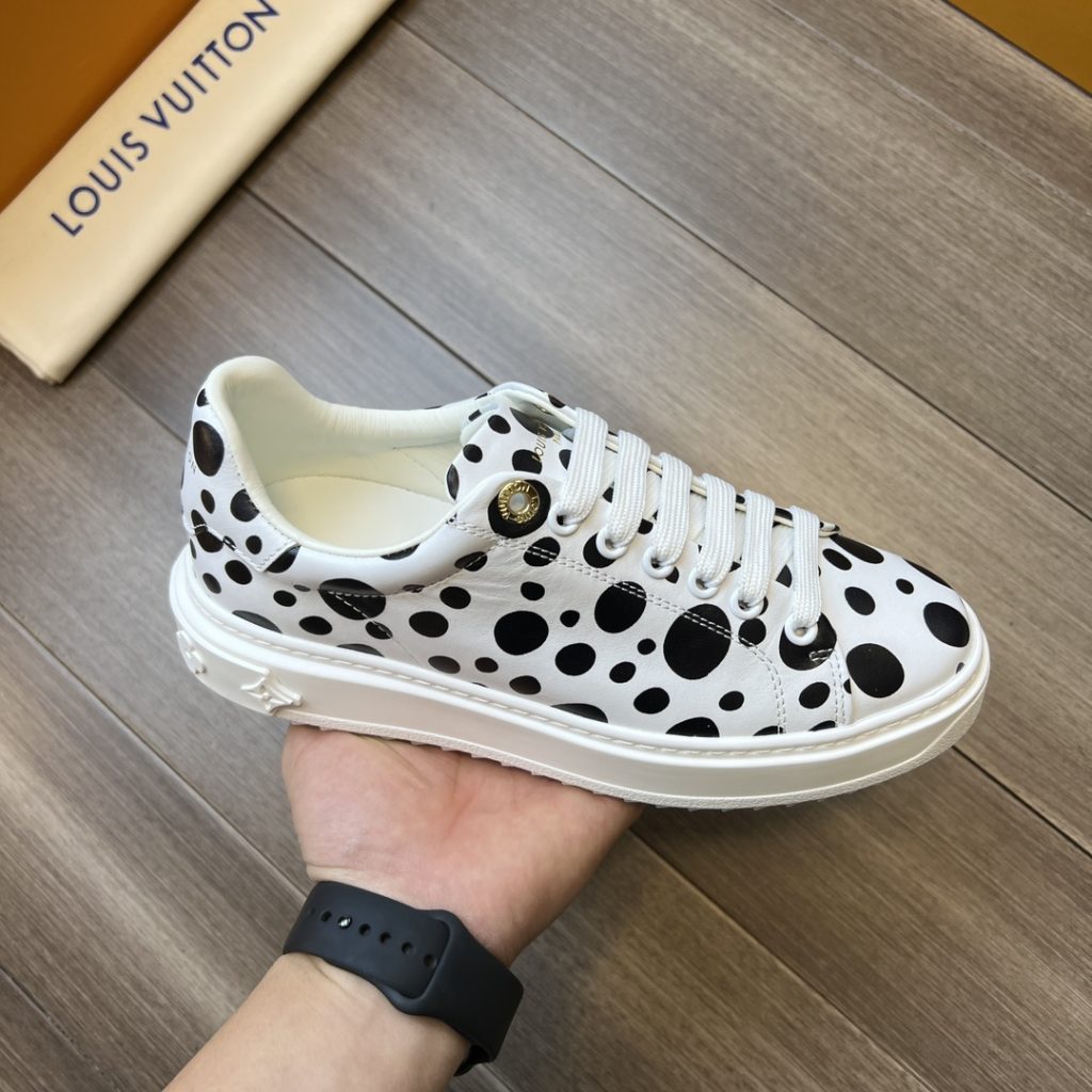 LOUIS VUITTON TRAINER SNEAKER - Image 4