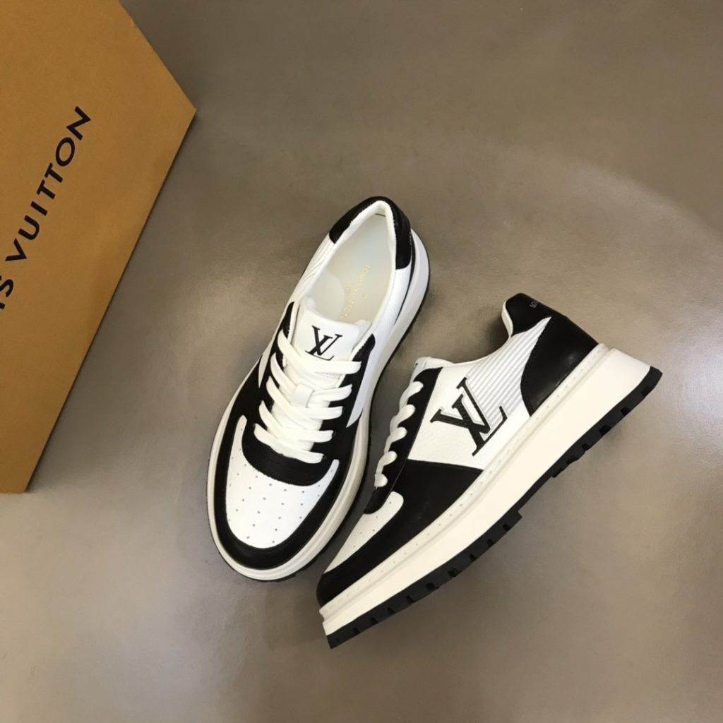 LOUIS VUITTON TRAINER SNEAKER - Image 3