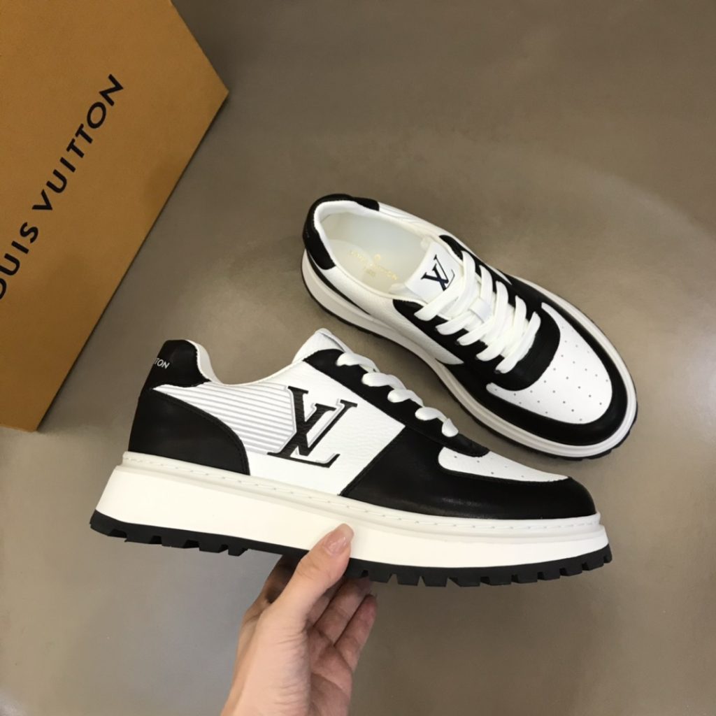 LOUIS VUITTON TRAINER SNEAKER - Image 4