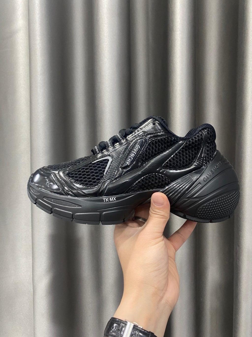 GIVENCHY Sneaker - Image 2