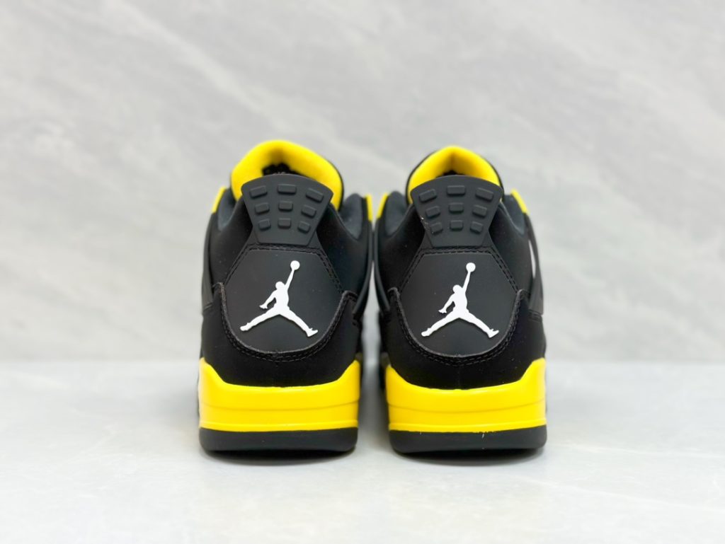 Air Jordan 4 Retro GS Thunder 2023 Sneaker - Image 4