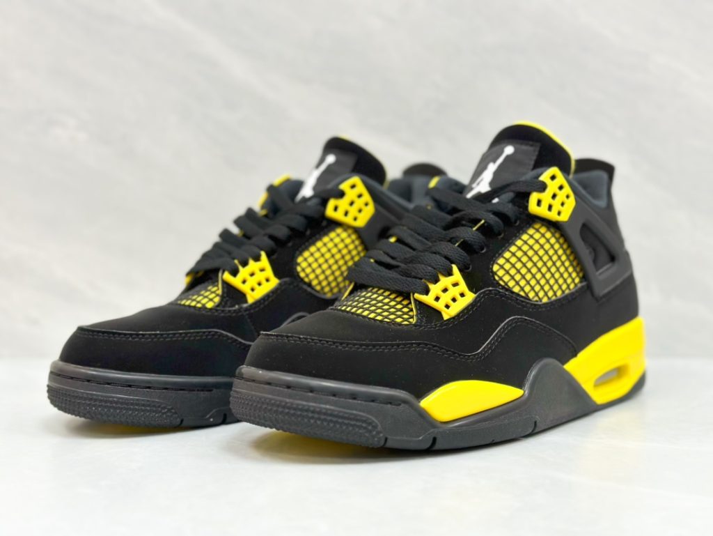 Air Jordan 4 Retro GS Thunder 2023 Sneaker - Image 3