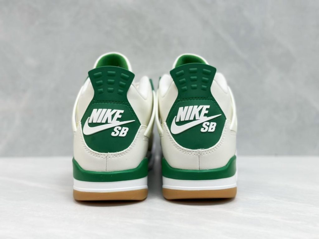 Nike SB xJordan Air Jordan4 Pine Green Sneaker - Image 4