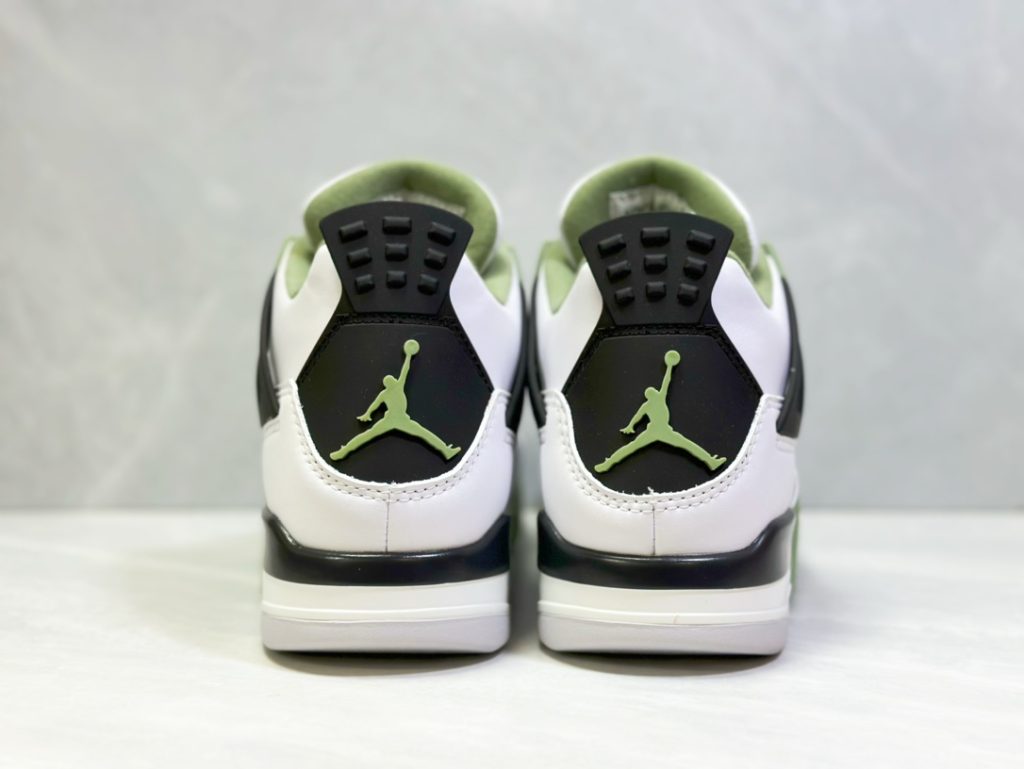 Jordan Air Jordan4 OilGreen Sneaker - Image 4