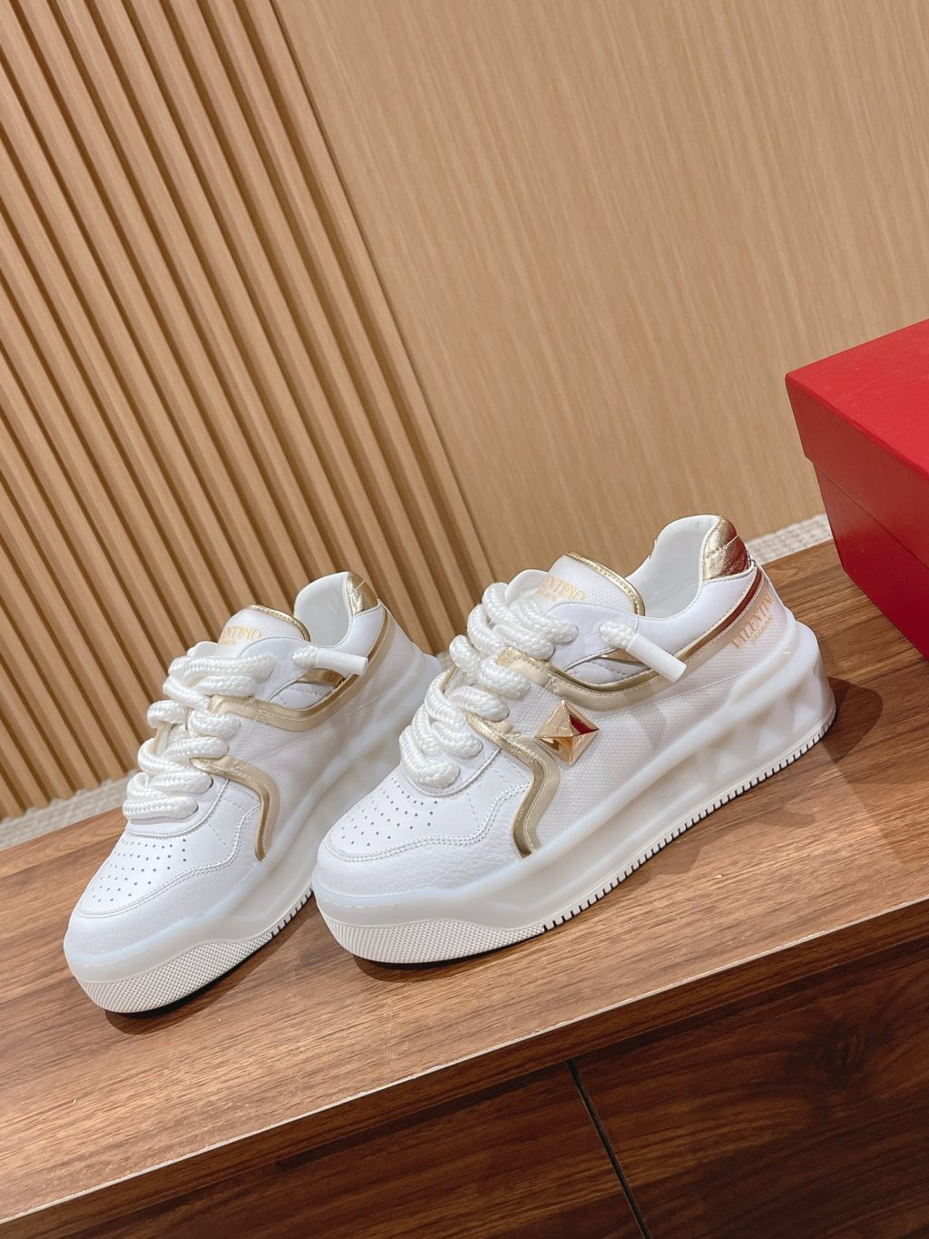 Valentino Garavani Sneaker - Image 3