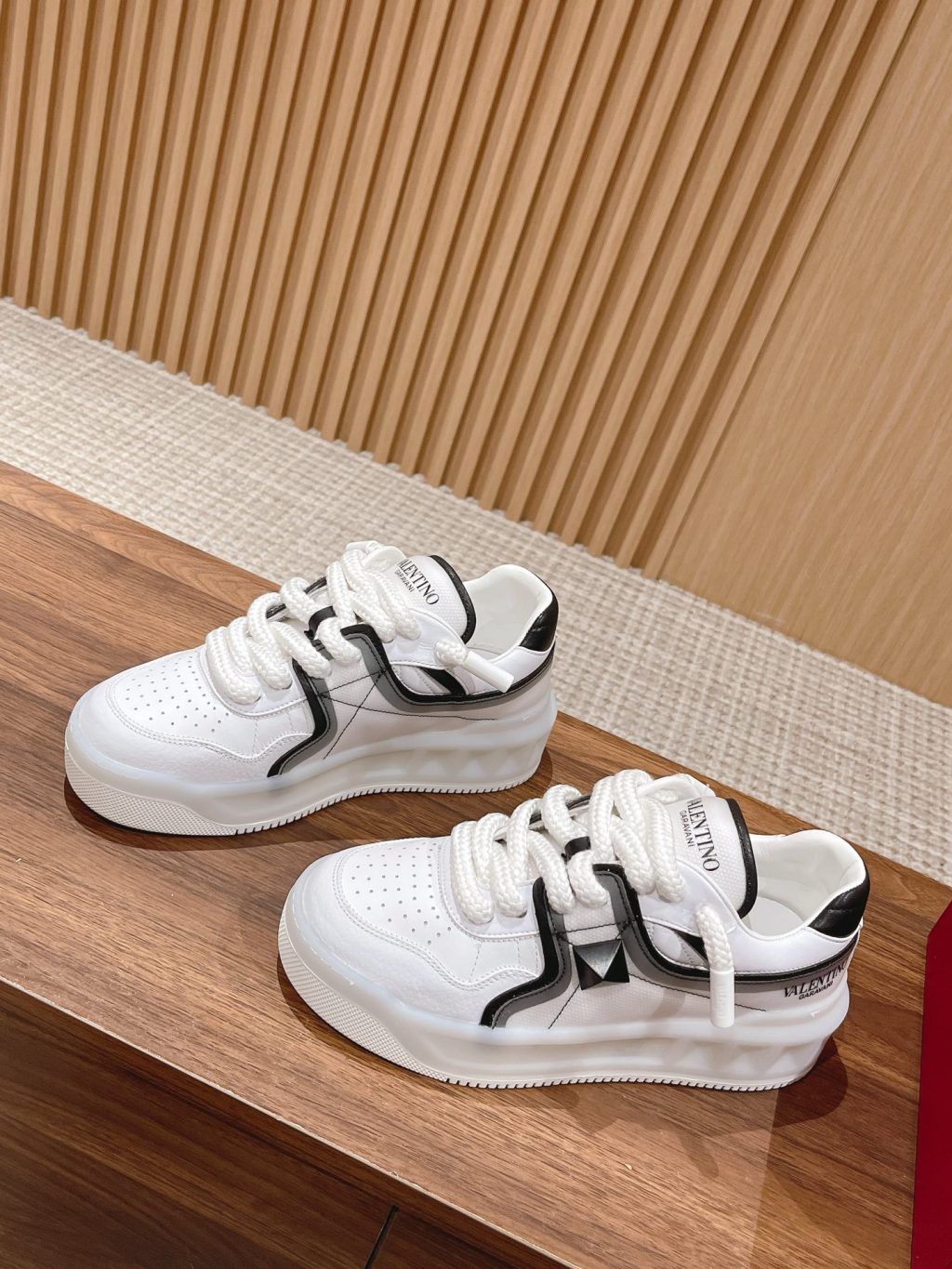Valentino Garavani Sneaker - Image 3