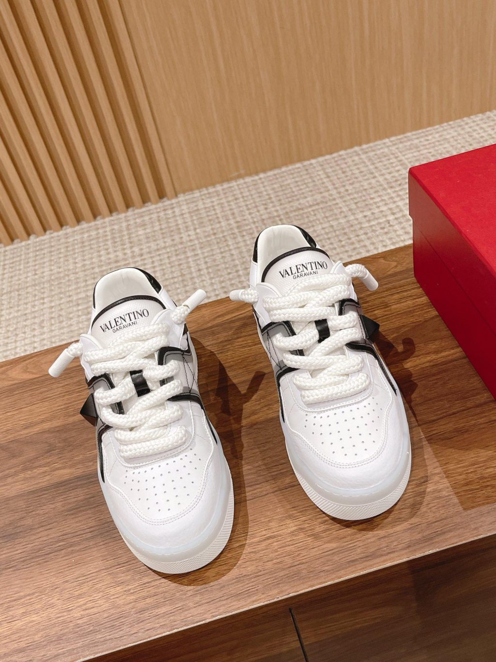 Valentino Garavani Sneaker - Image 2