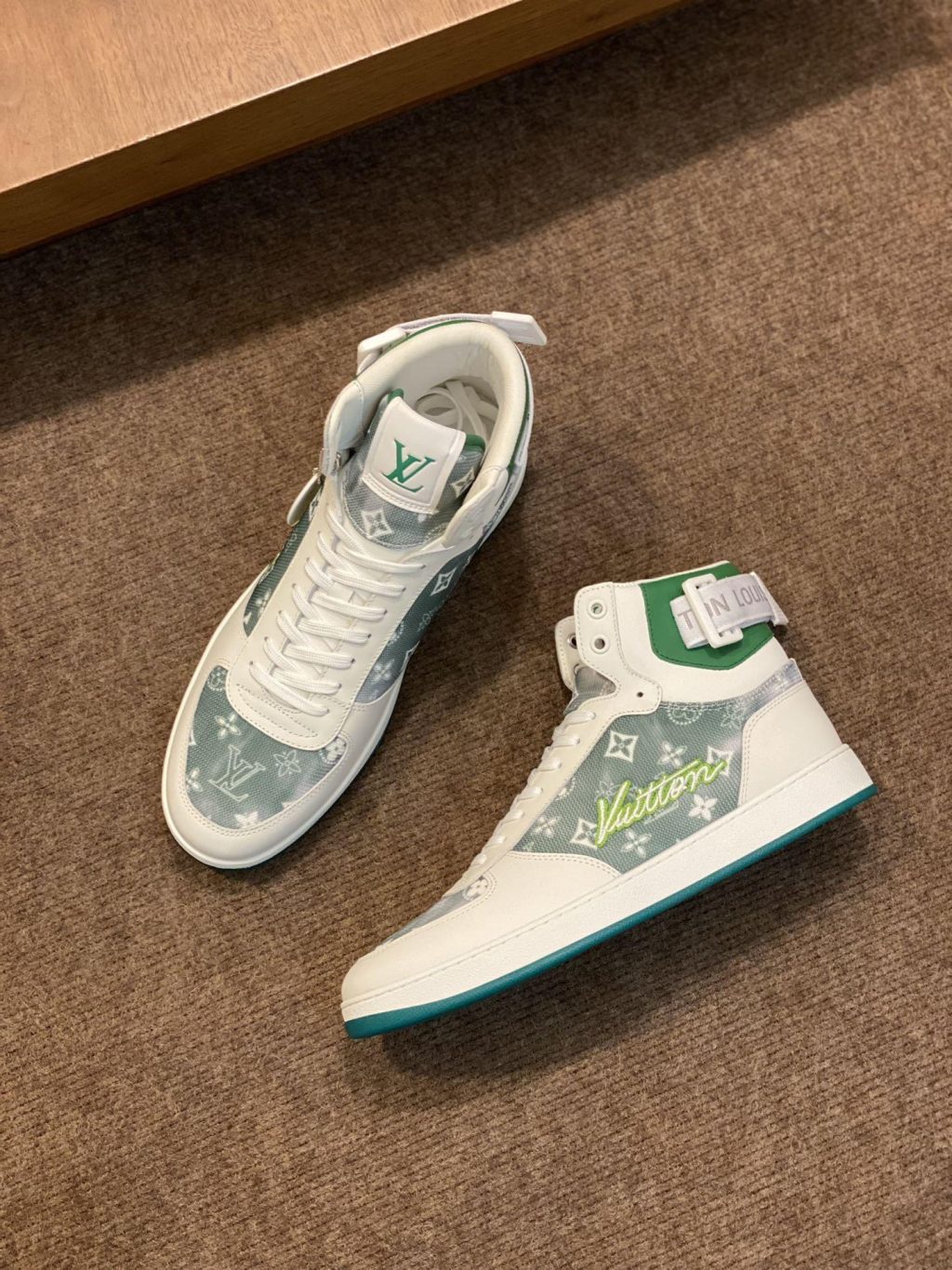 LOUIS VUITTON sneakers - Image 2