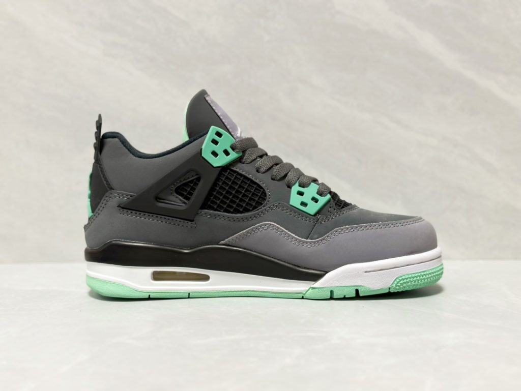 AIR JORDAN 4 FROZEN MOMENTS SNEAKER - Image 2