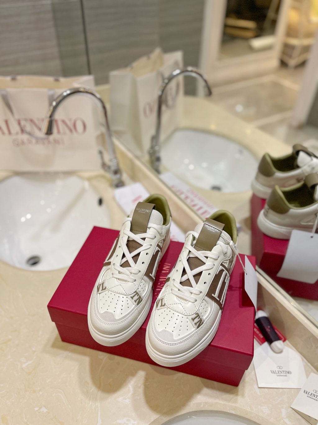Valentino Garavani Sneaker - Image 4