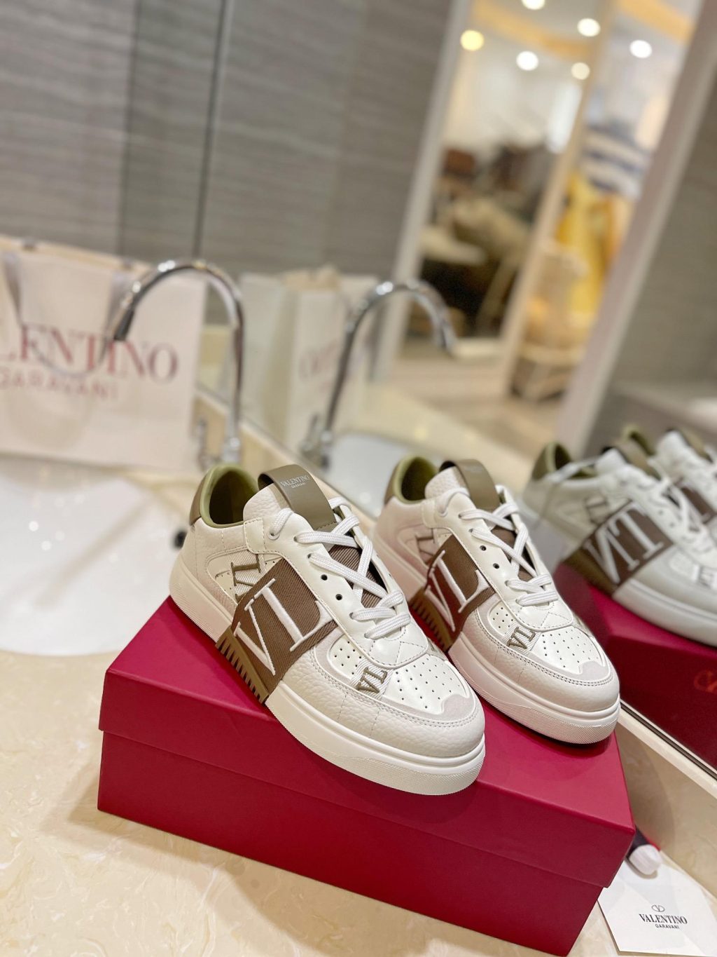 Valentino Garavani Sneaker - Image 2