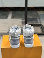 LOUIS VUITTON sneakers - Image 4