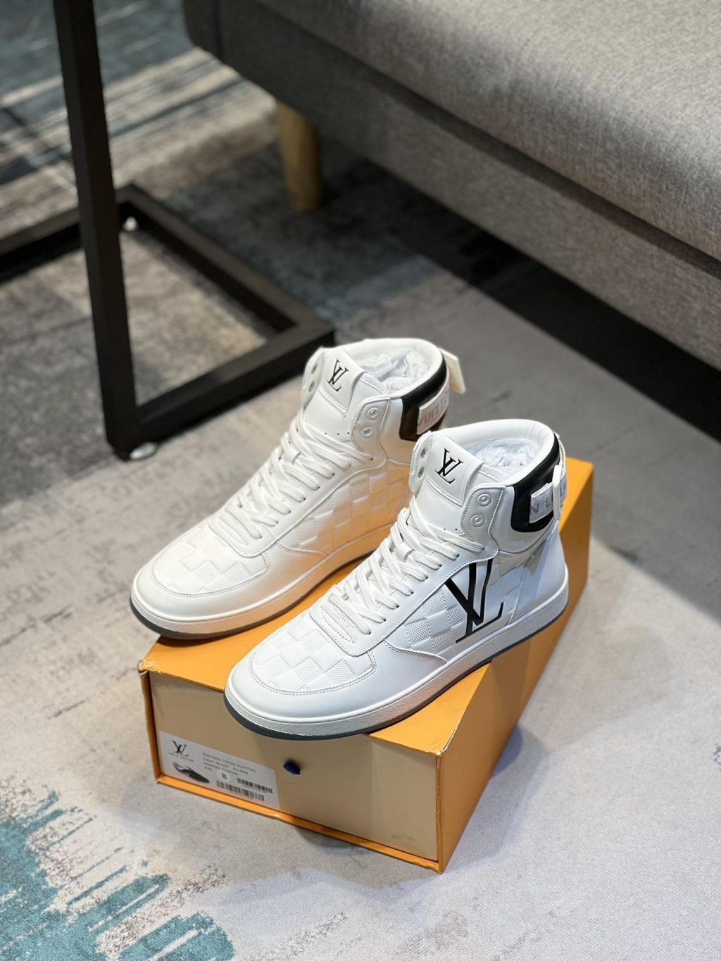 LOUIS VUITTON sneakers - Image 2