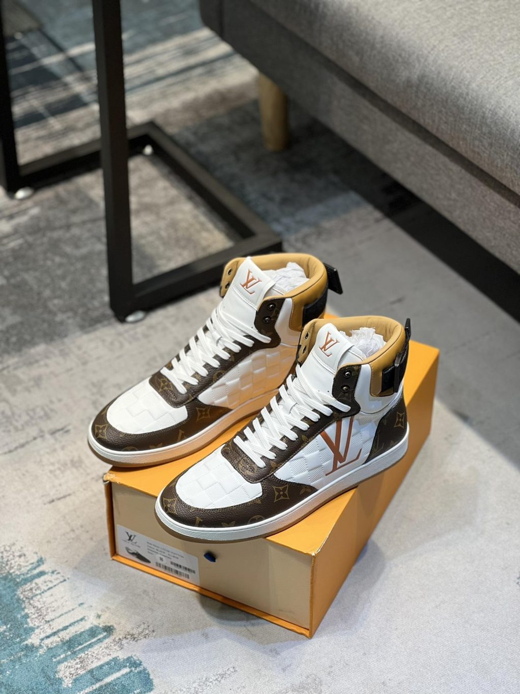 LOUIS VUITTON sneakers - Image 2