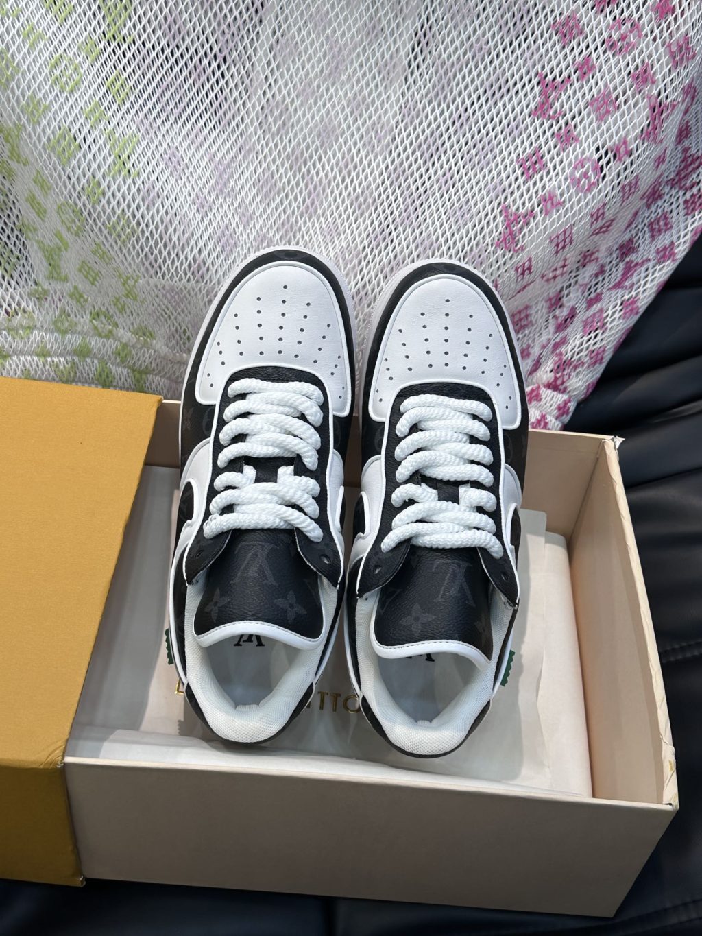 Louis Vuitton Sneakers - Image 4