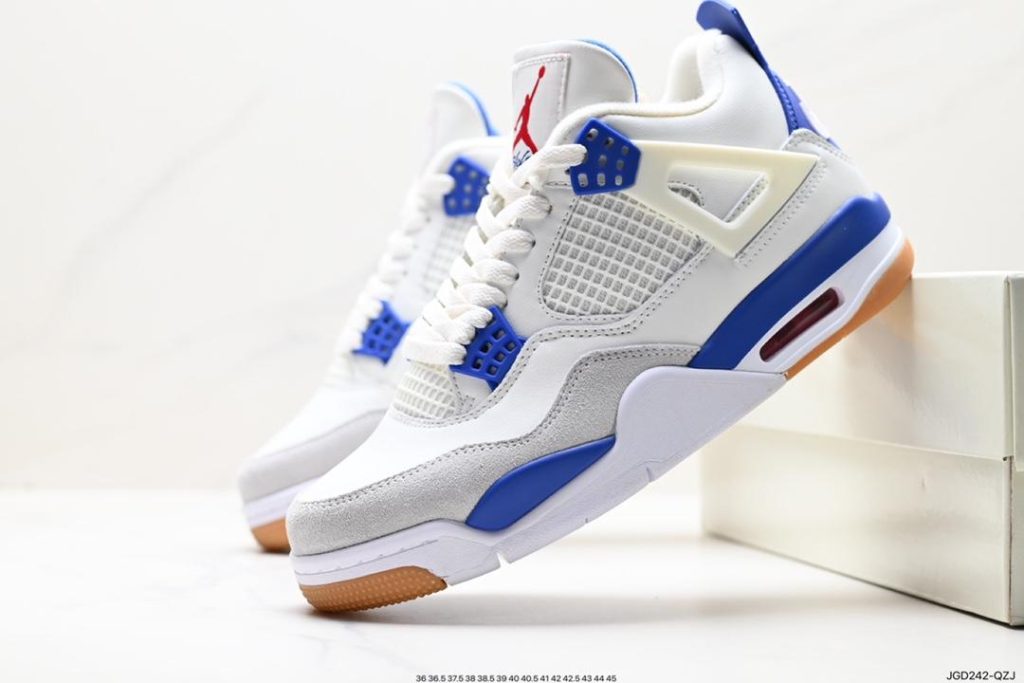 Air Jordan 4 Retro Sneaker - Image 3