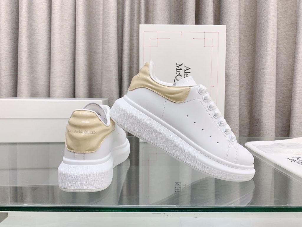 Alexander McQueen Sneaker - Image 3