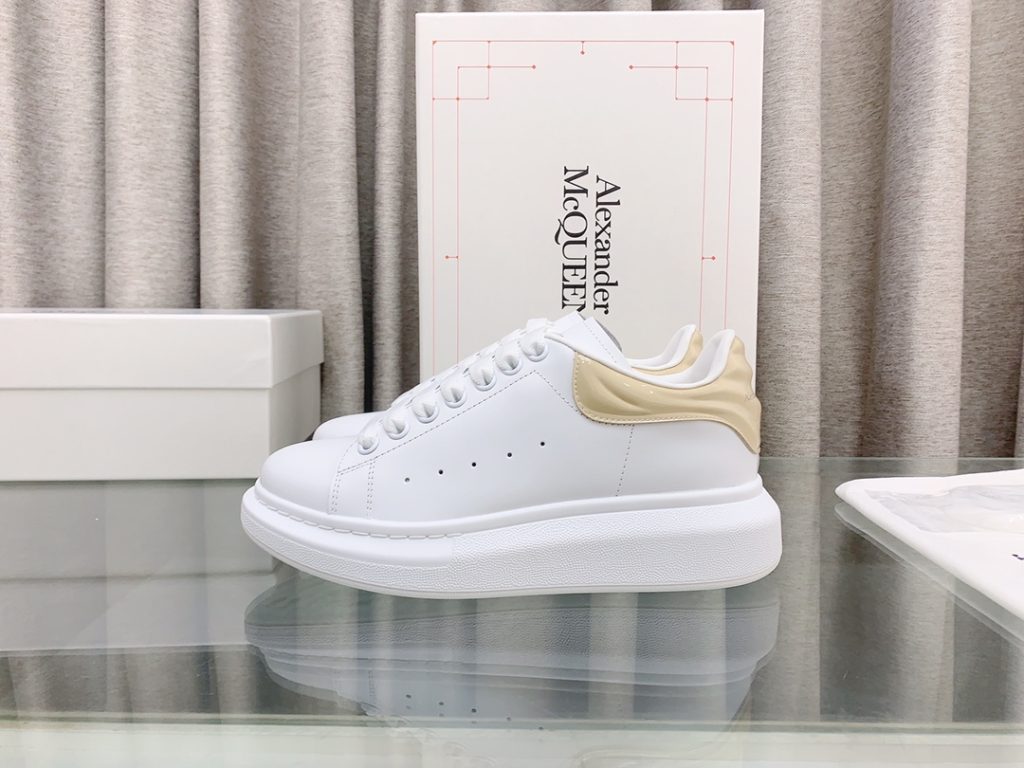 Alexander McQueen Sneaker - Image 2