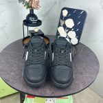 Off-White Sneaker - Image 3