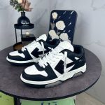 Off-White Sneaker - Image 4